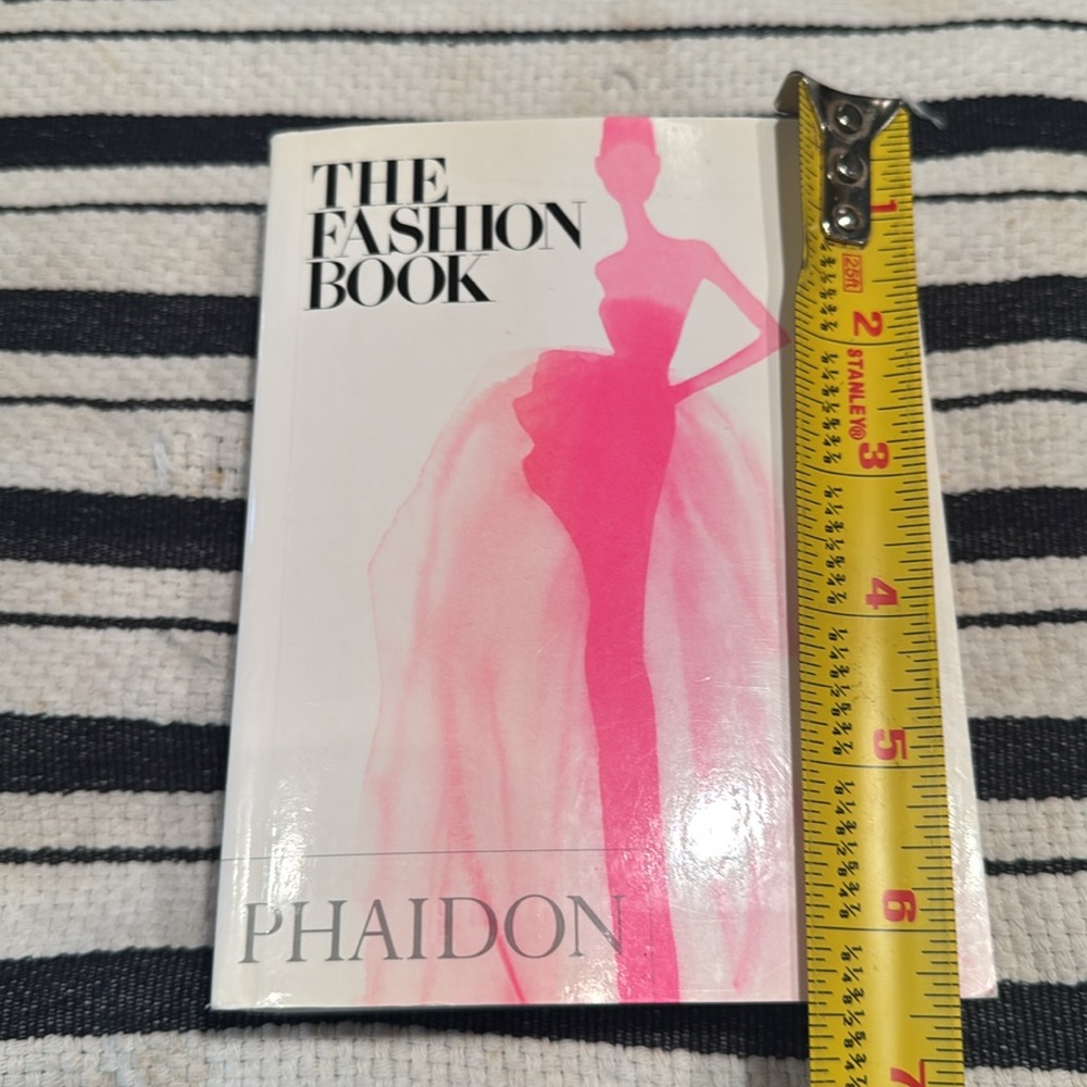 COPY - Phaidon The Fashion Book with Pink Cover - Picture 6 of 8
